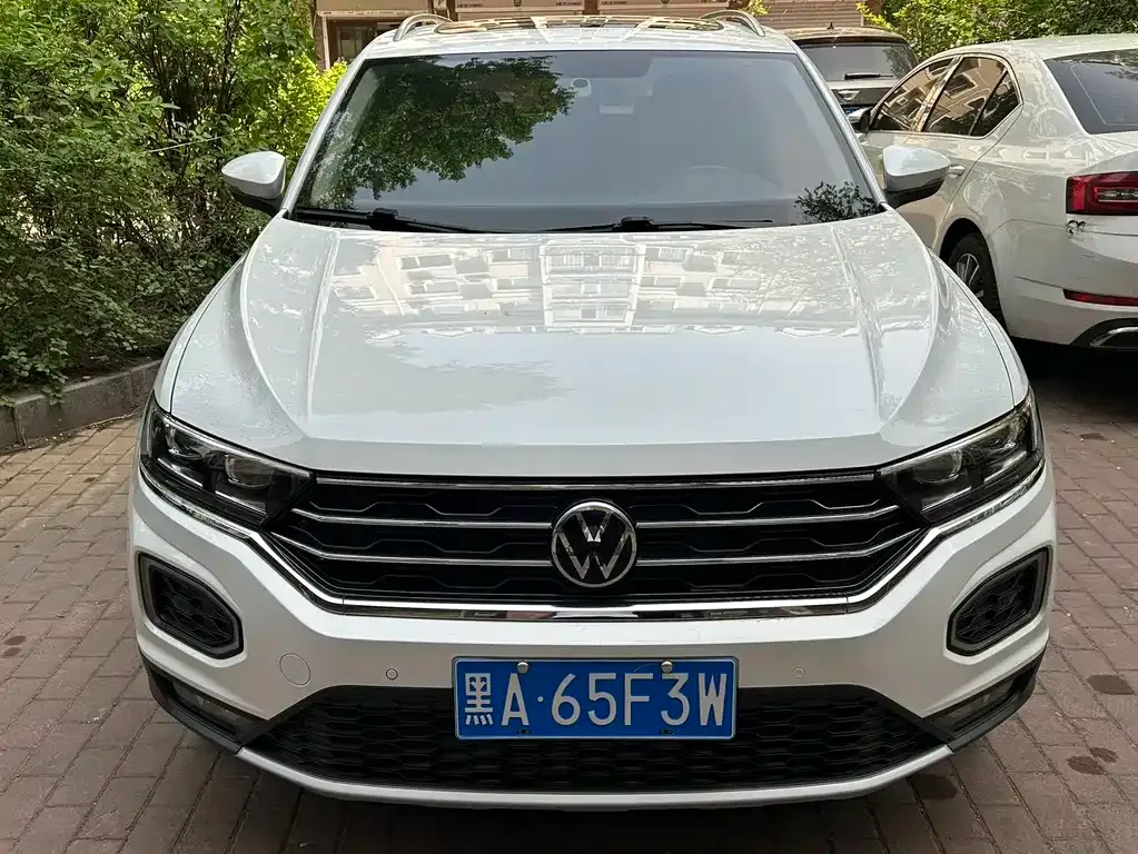 Volkswagen T-Roc — фото 7