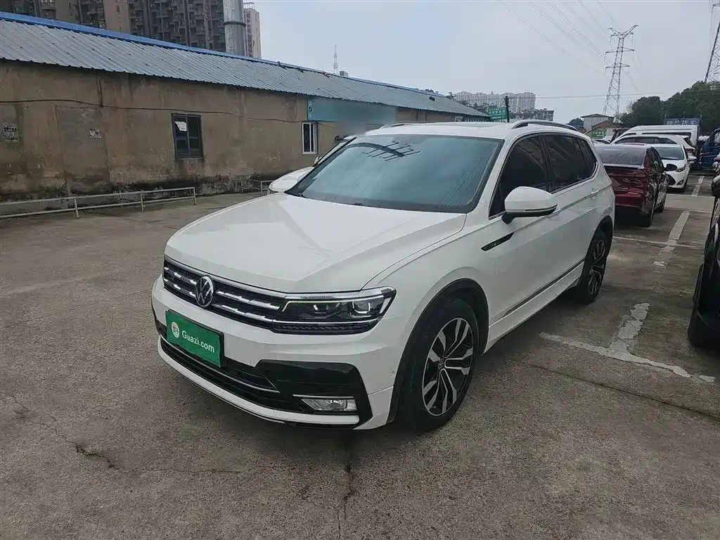 Volkswagen Tiguan L — фото 4