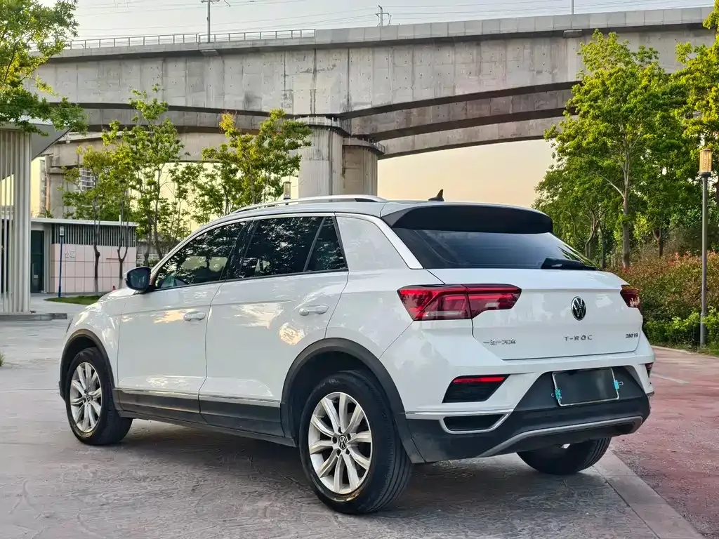 Volkswagen T-Roc — фото 3