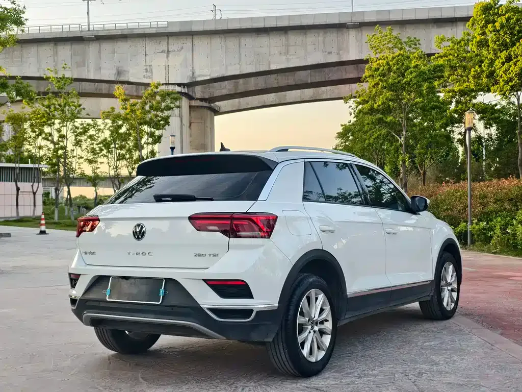 Volkswagen T-Roc — фото 7