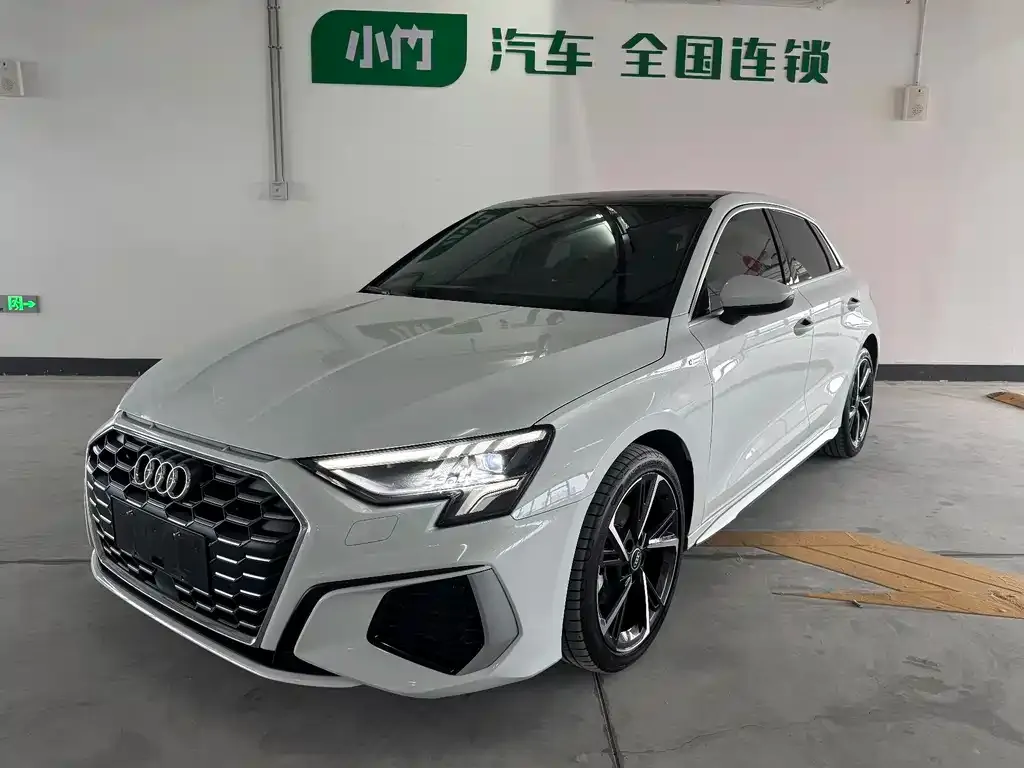 Audi A3 2023 из CN, фото 1