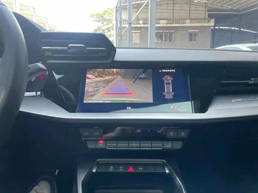 Audi A3 2023 из CN, фото 2
