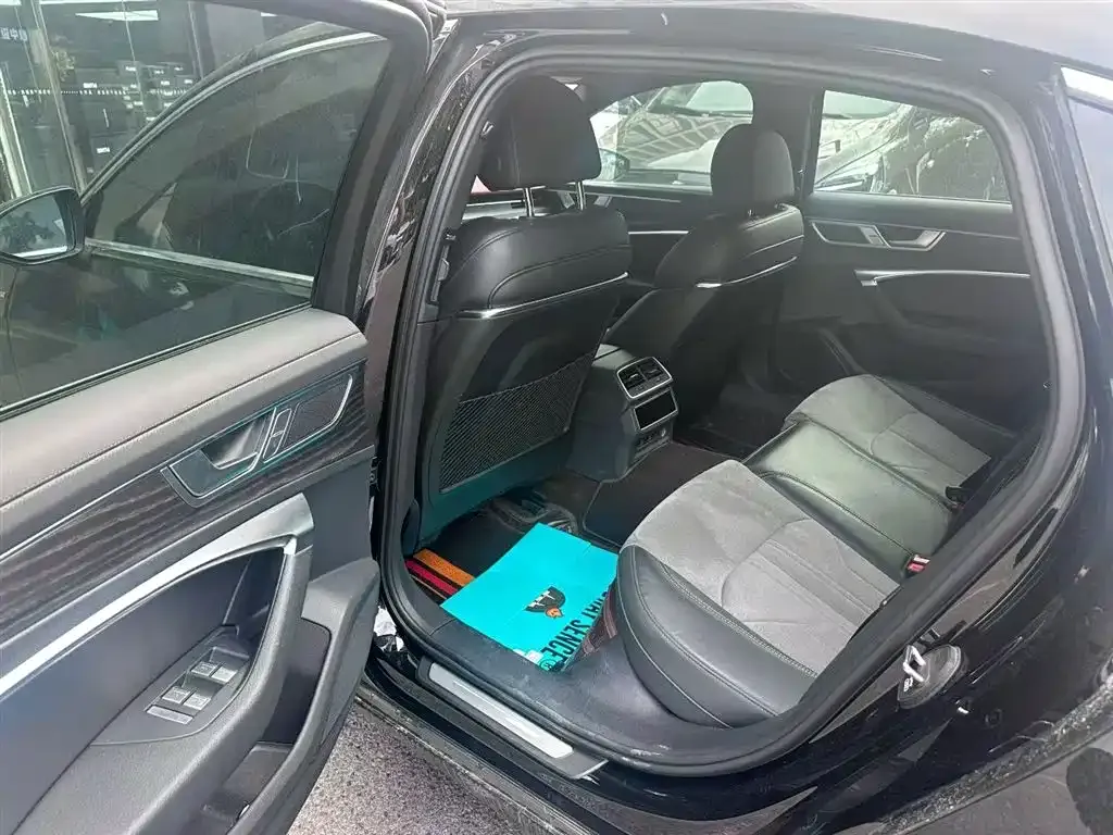 Audi A6L 2024 из CN, фото 2