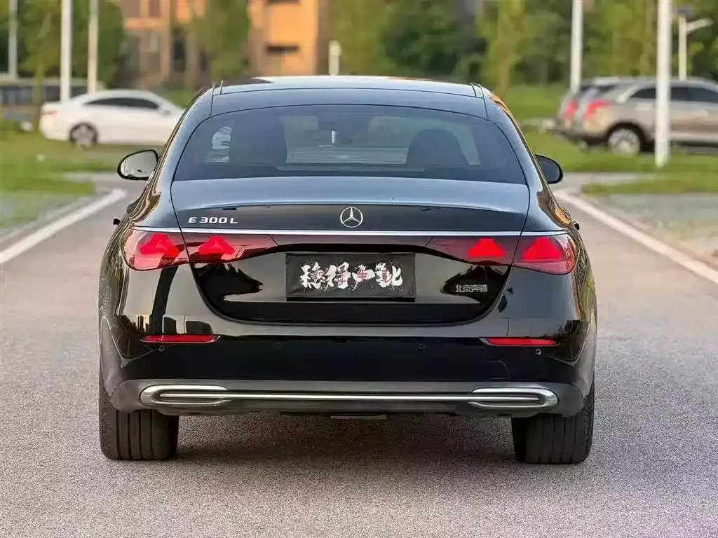 Mercedes-Benz E-Class (Import) — фото 3