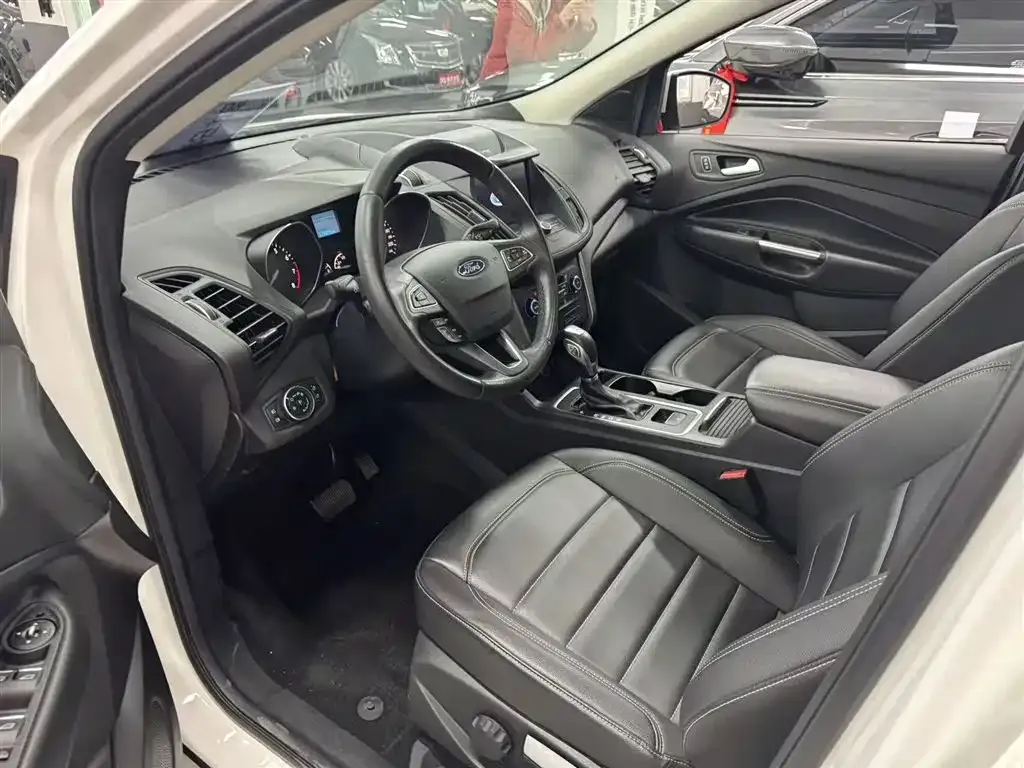 Ford Kuga 2021 из CN, фото 3