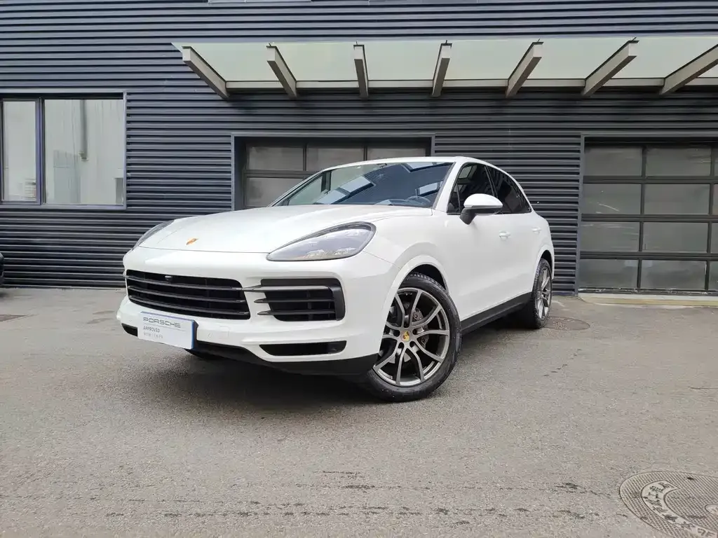 Porsche Cayenne — фото 1