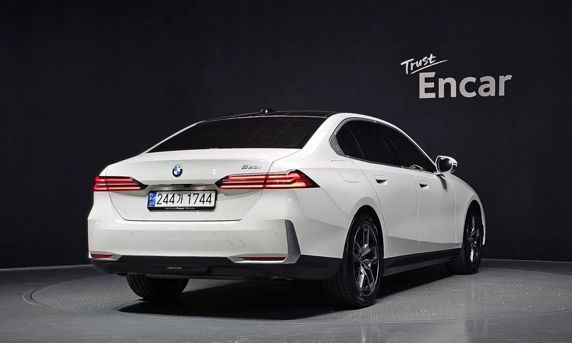BMW 5-Series 2024 из KR, фото 7