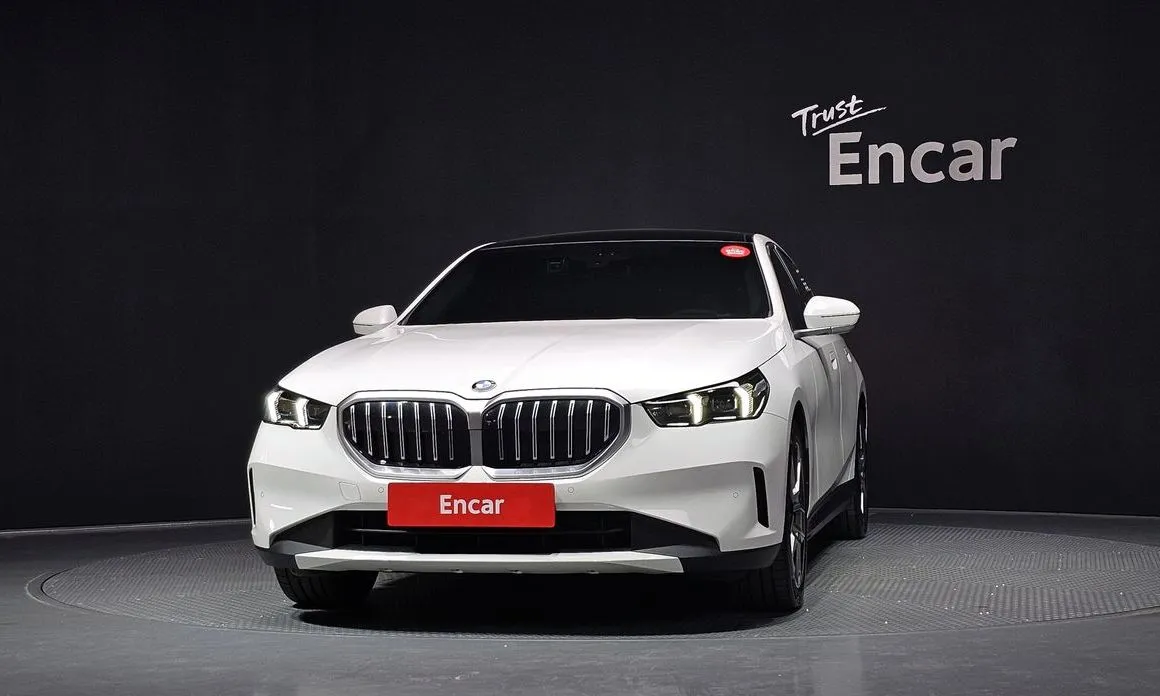 BMW 5-Series 2024 из KR, фото 3