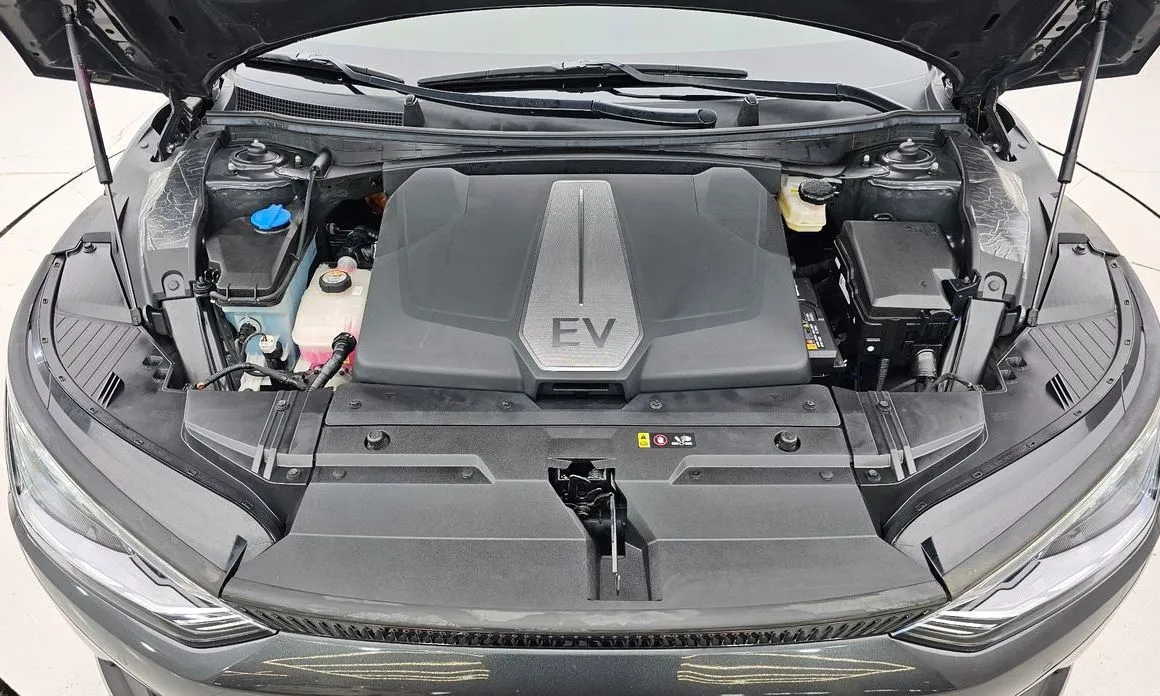 Kia EV6 2023 из KR, фото 8