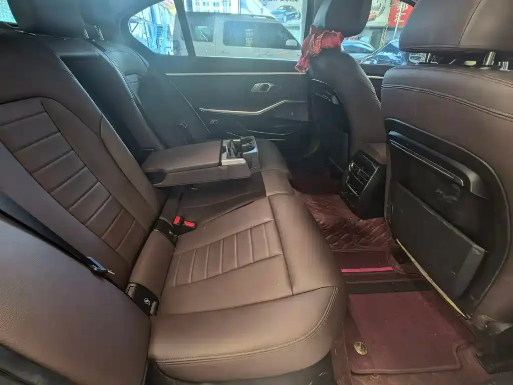 BMW 3 Series 2021 из CN, фото 2