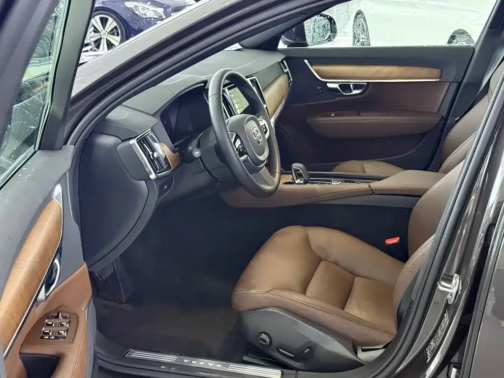 Volvo S90 2024 из CN, фото 10