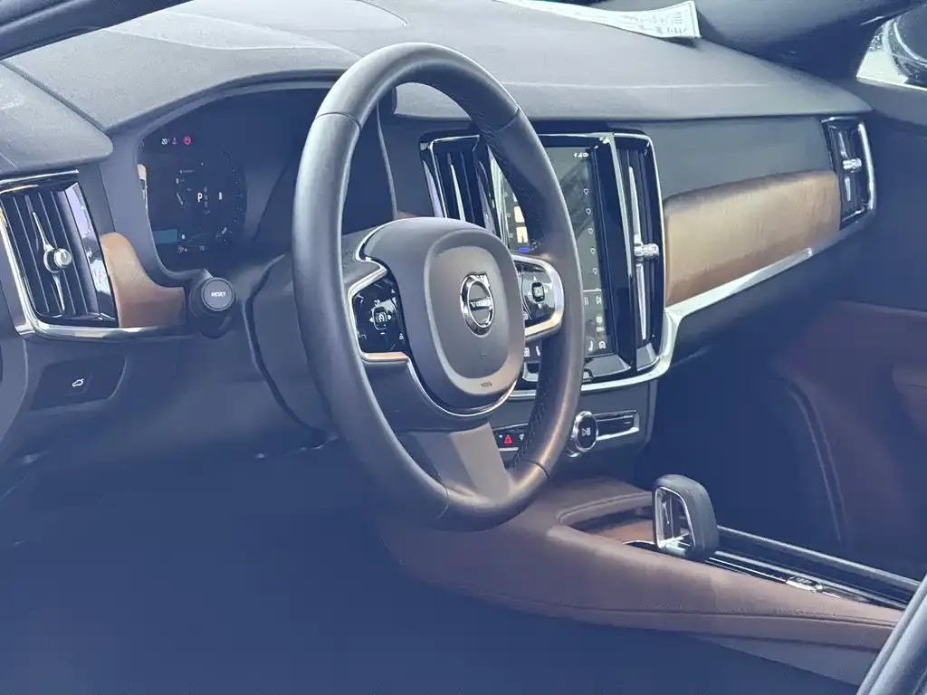 Volvo S90 2024 из CN, фото 4