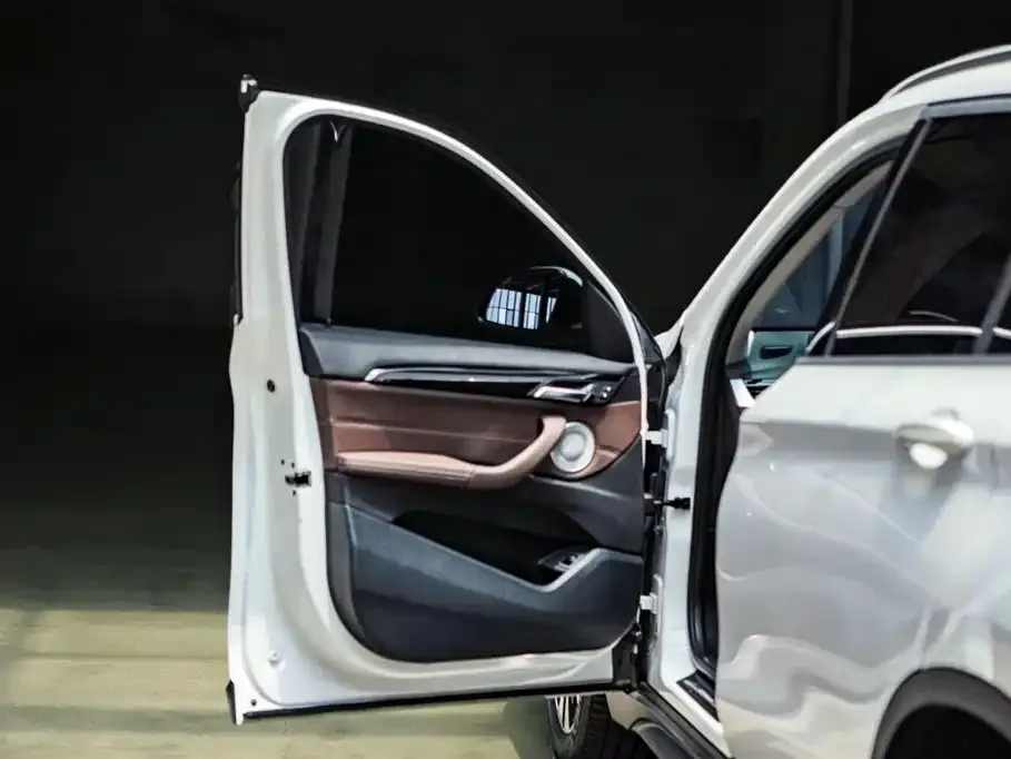 BMW X1 2022 из CN, фото 3