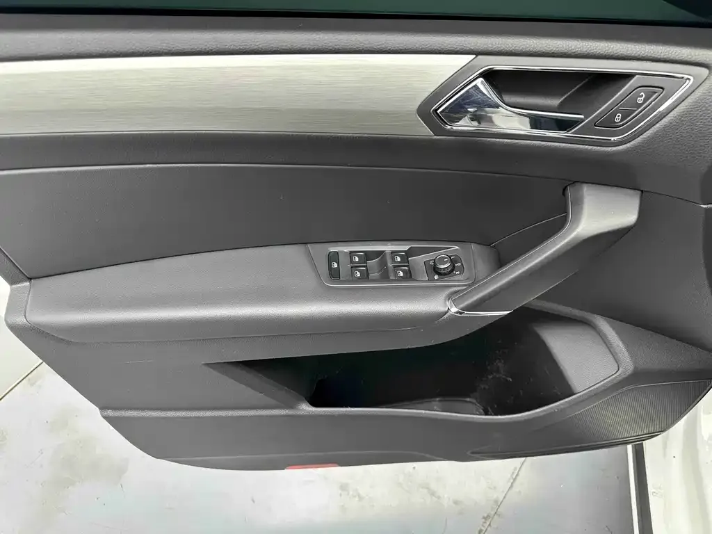 Volkswagen Touran 2022 из CN, фото 5