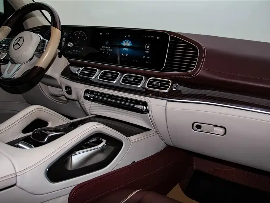 Mercedes-Benz GLS — фото 8