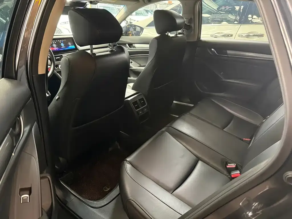 Honda Accord — фото 4