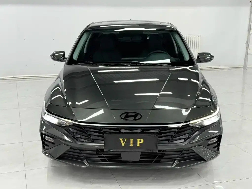 Hyundai Elantra — фото 2