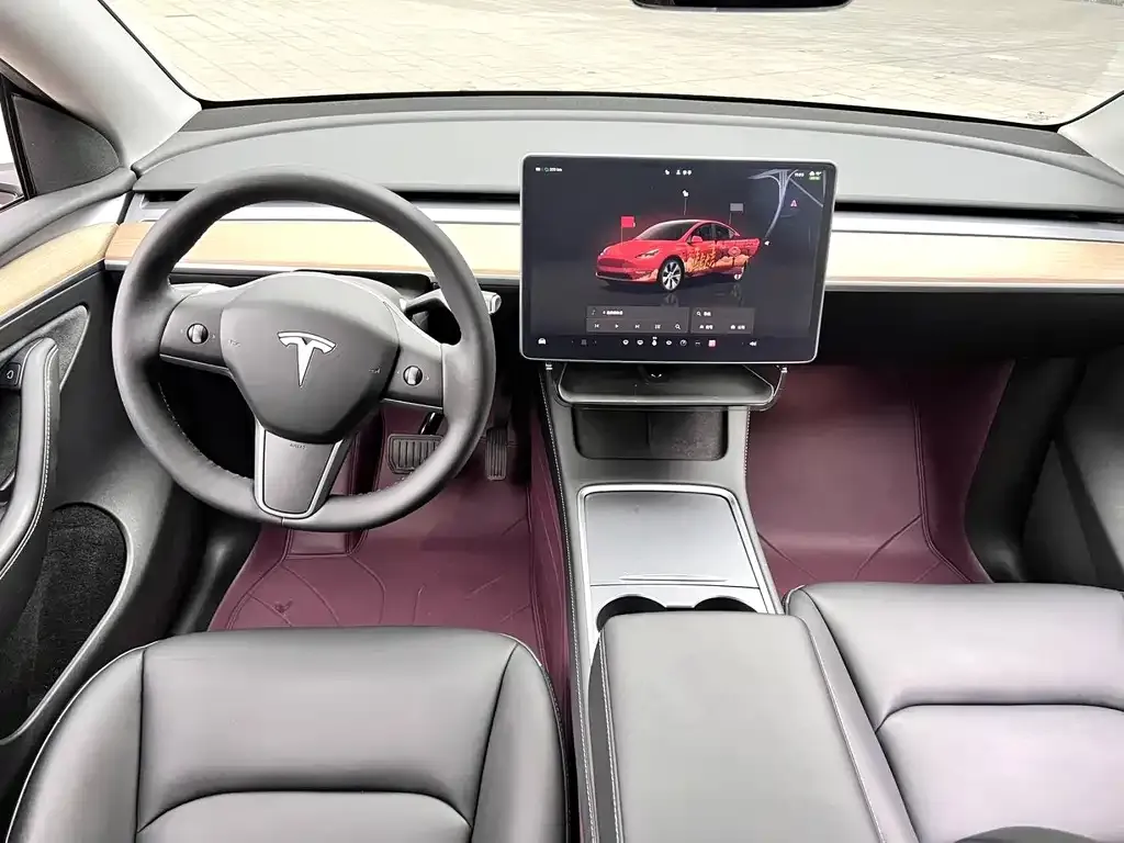 Tesla Model Y — фото 9