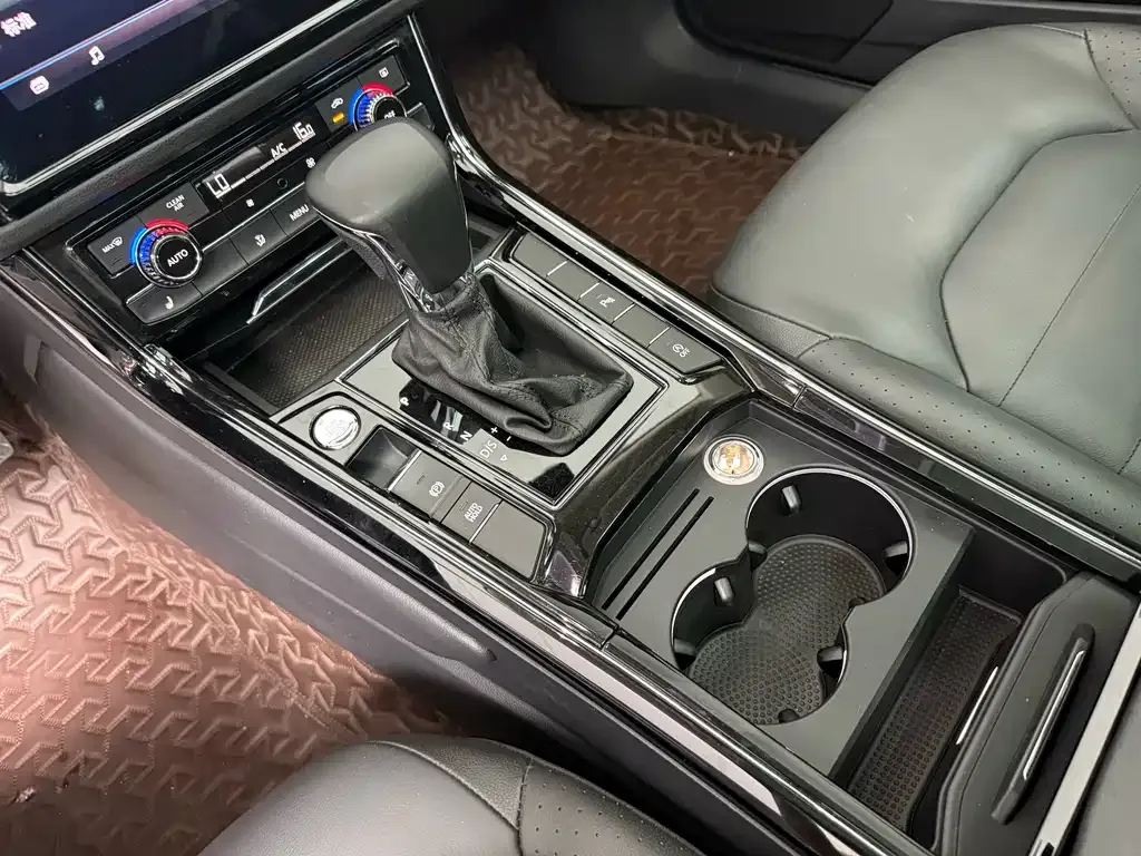 Volkswagen Phideon 2021 из CN, фото 5