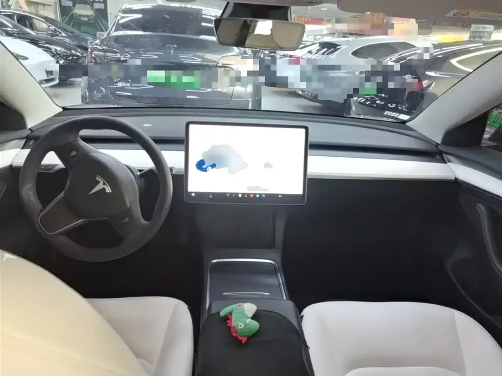 Tesla Model 3 — фото 3