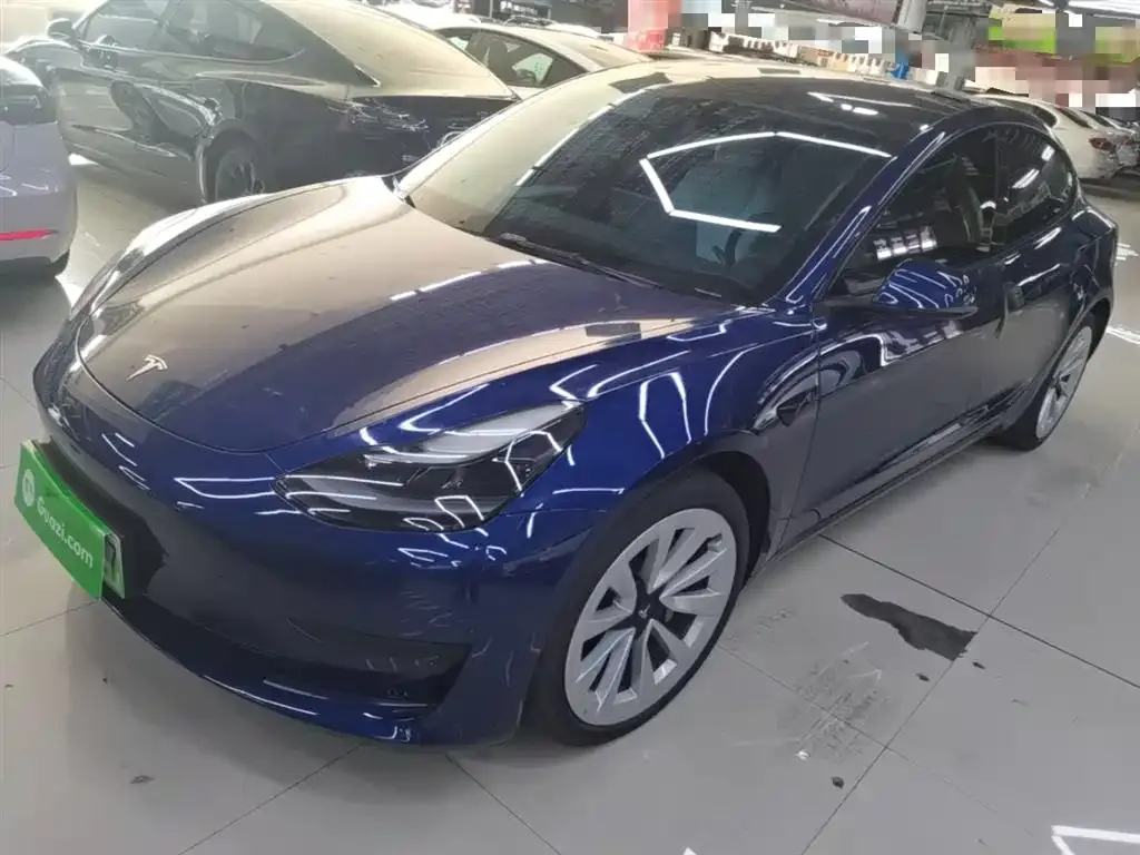 Tesla Model 3 — фото 10