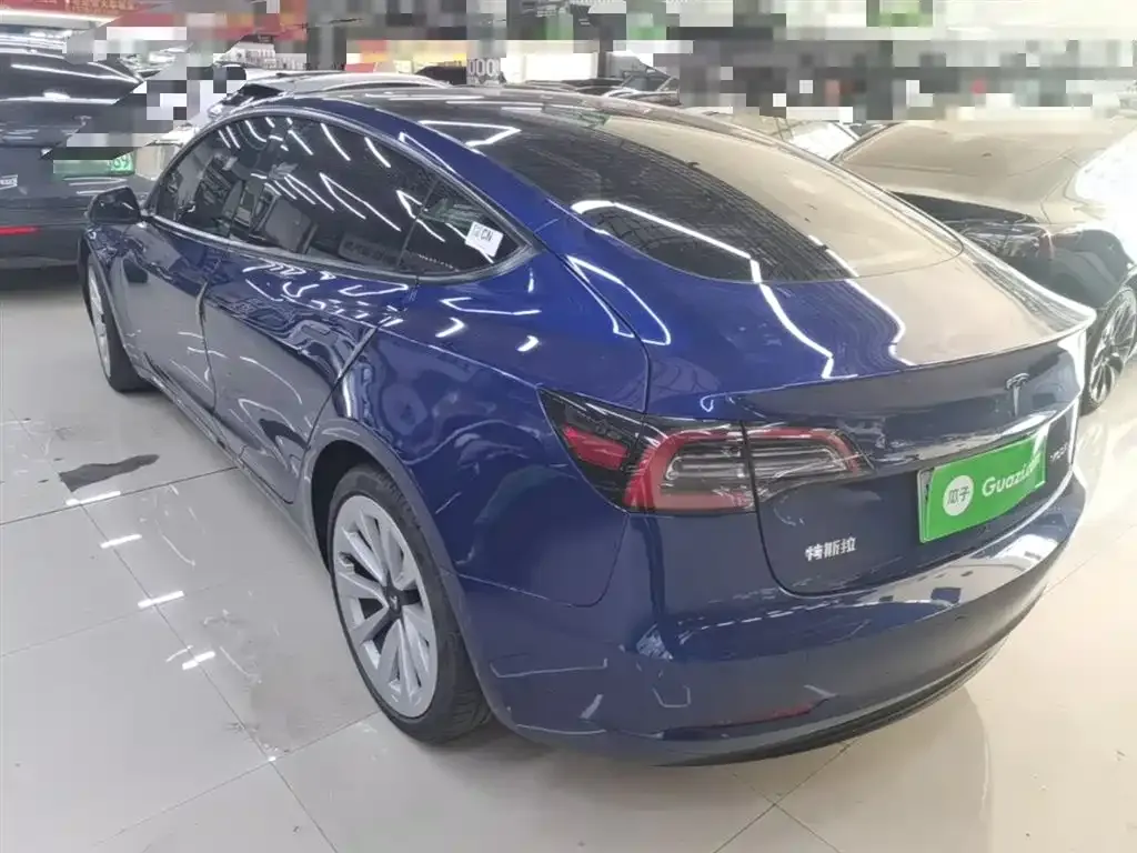 Tesla Model 3 — фото 7