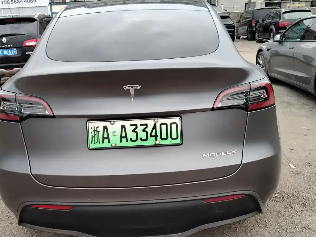 Tesla Model Y — фото 8