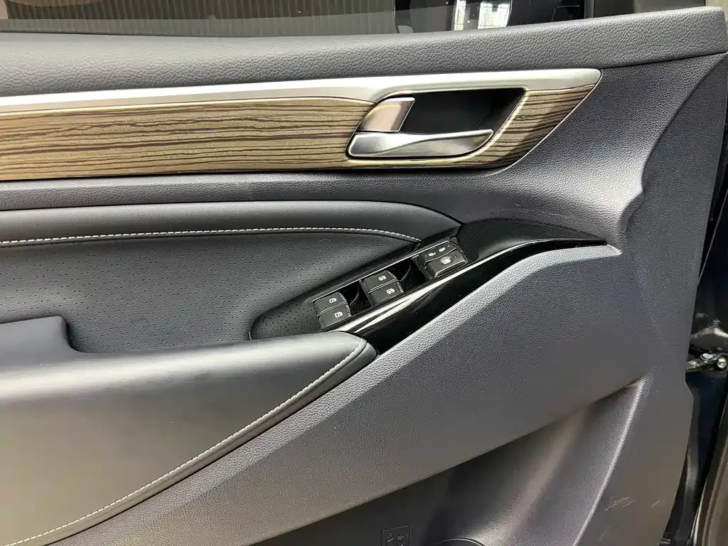 GAC Motor Trumpchi M8 — фото 8