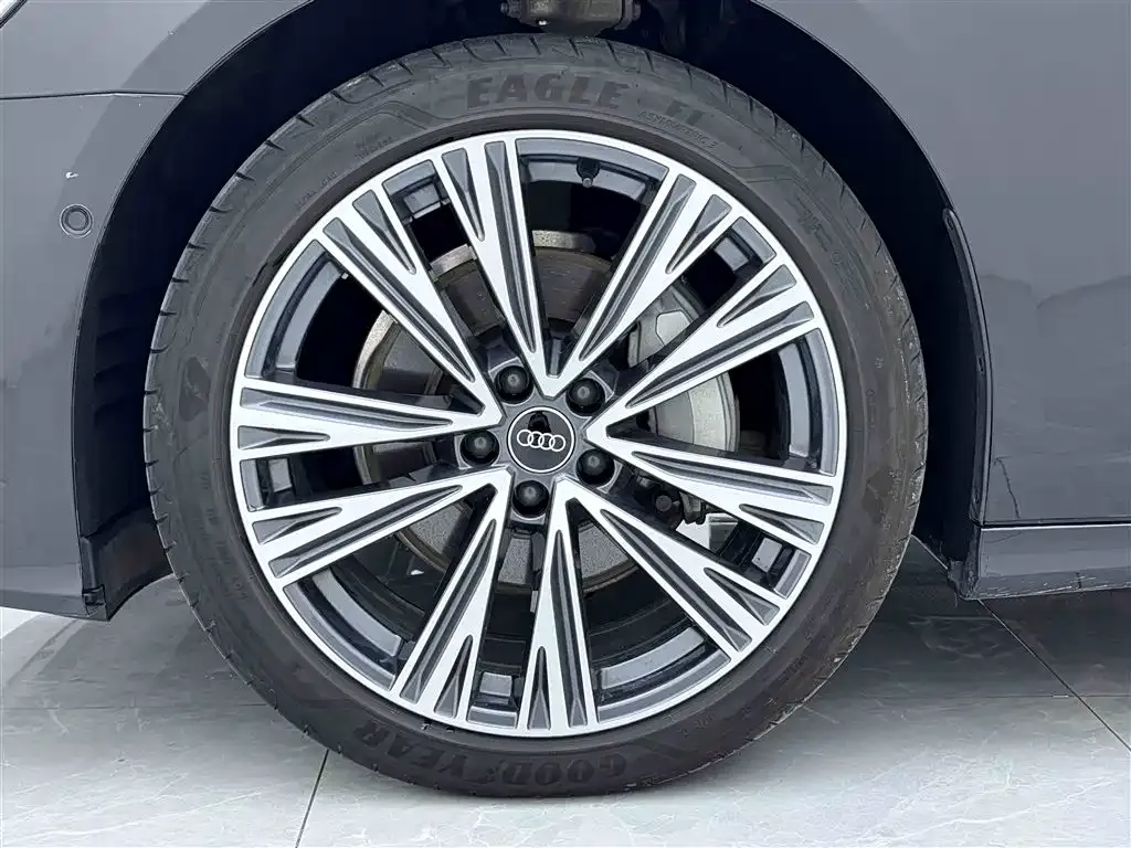 Audi A6L 2024 из CN, фото 9