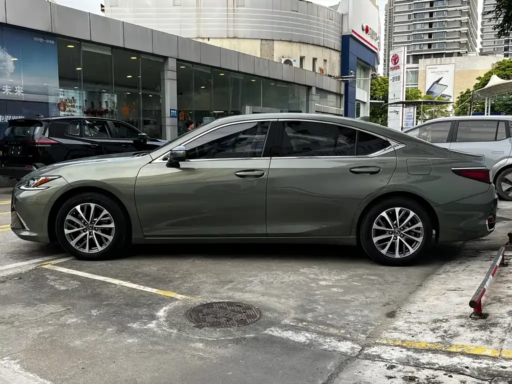 Lexus ES 2023 из CN, фото 8