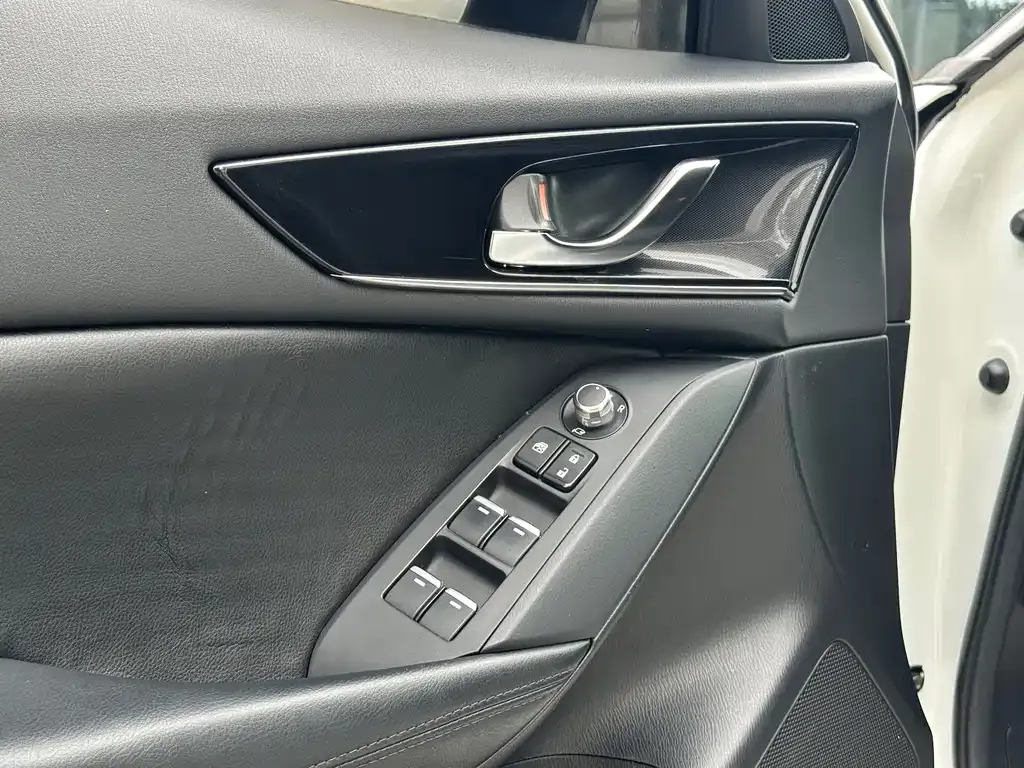Mazda CX-4 2021 из CN, фото 2