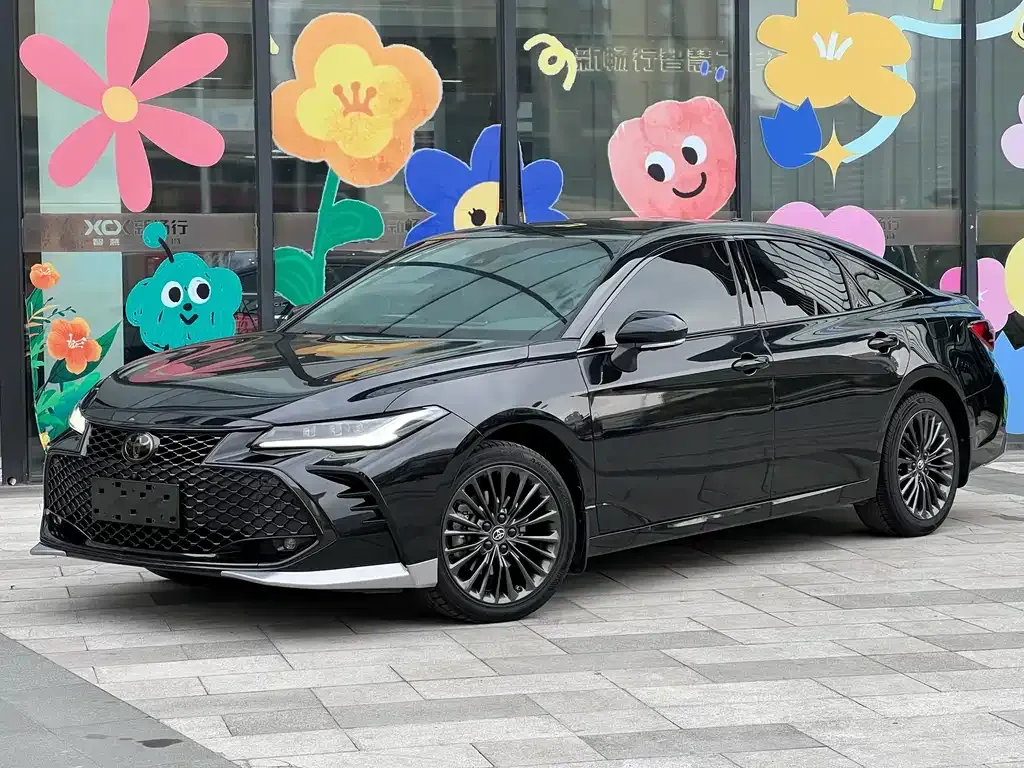 Toyota Avalon — фото 1