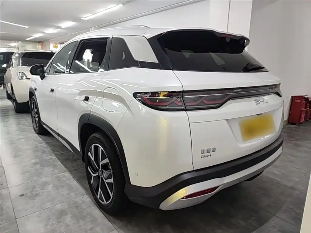 BYD L DM-i — фото 6