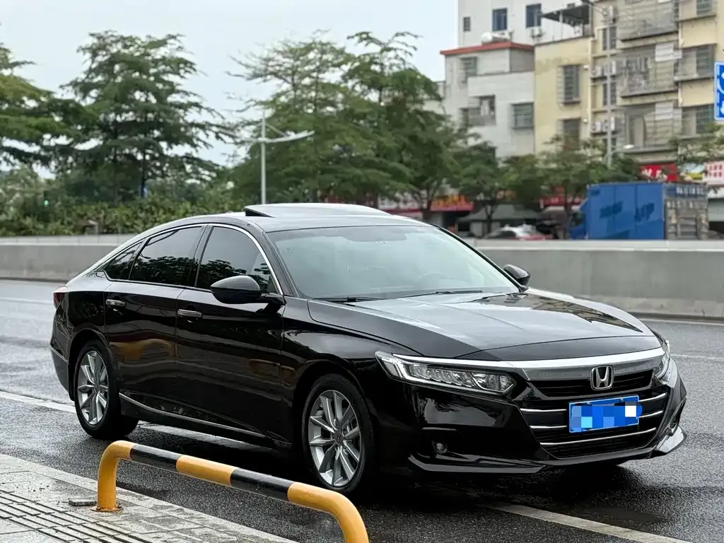 Honda Accord — фото 9