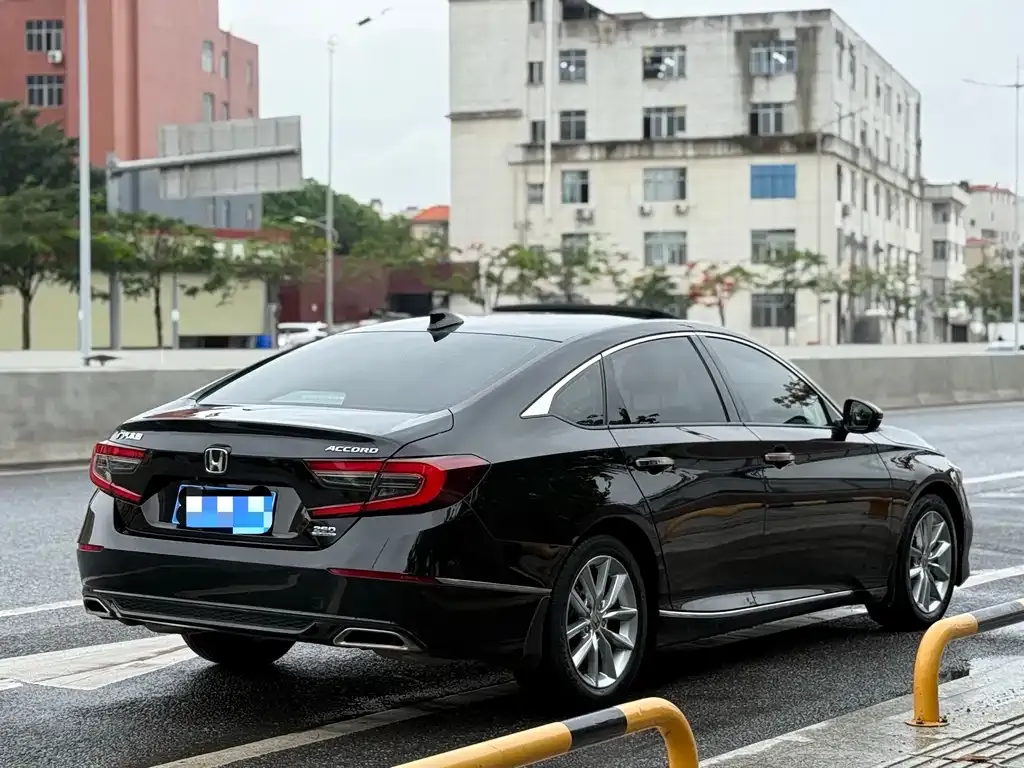 Honda Accord — фото 6