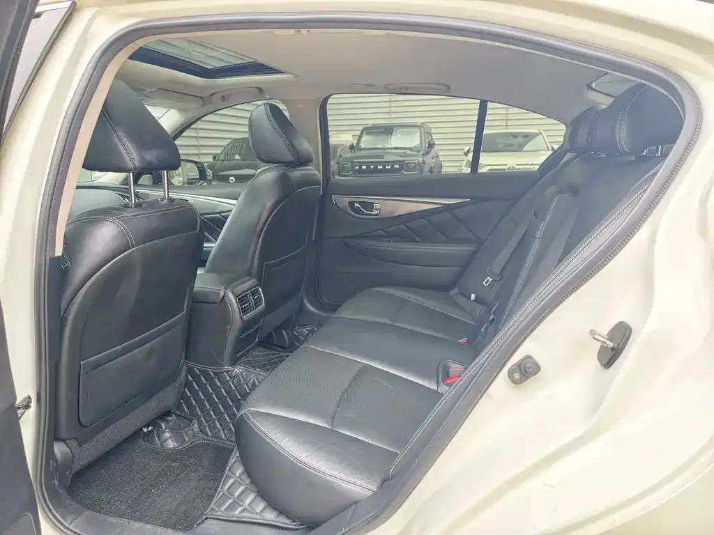 Infiniti Q50L 2021 из CN, фото 5