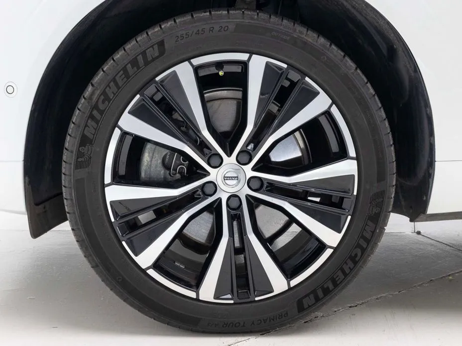 Volvo XC60 2023 из KR, фото 9