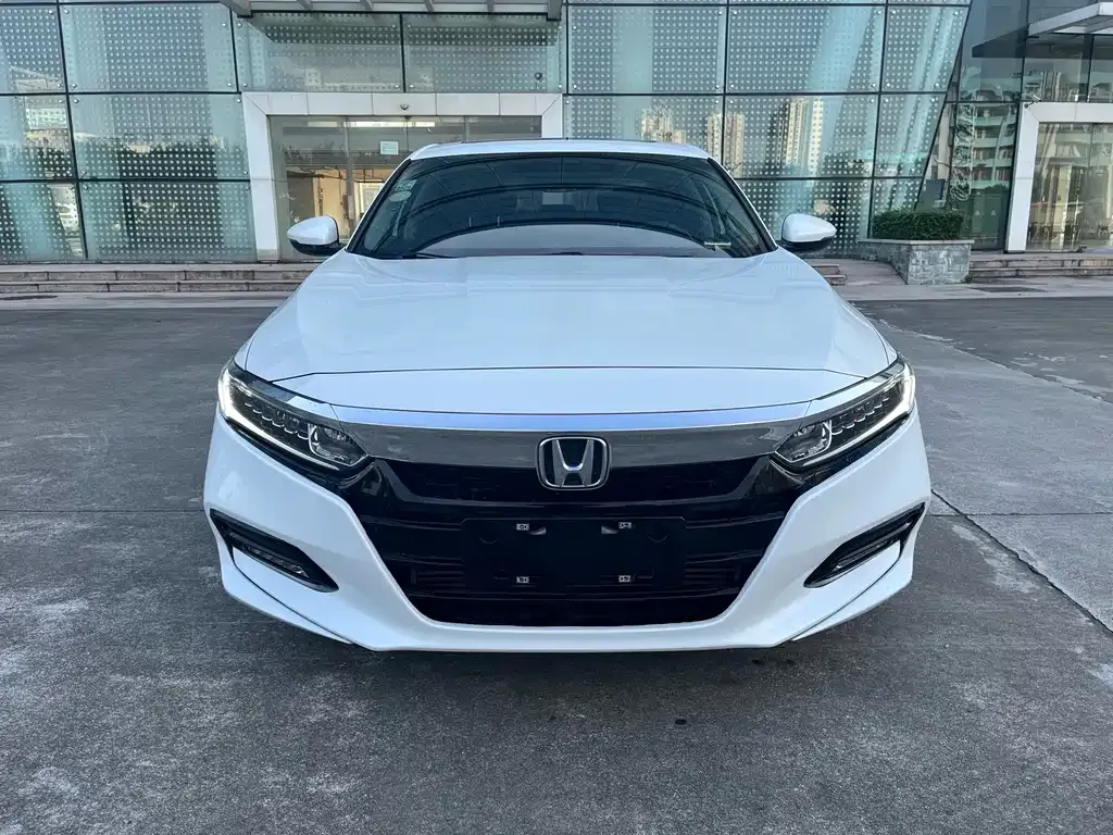 Honda Accord — фото 9