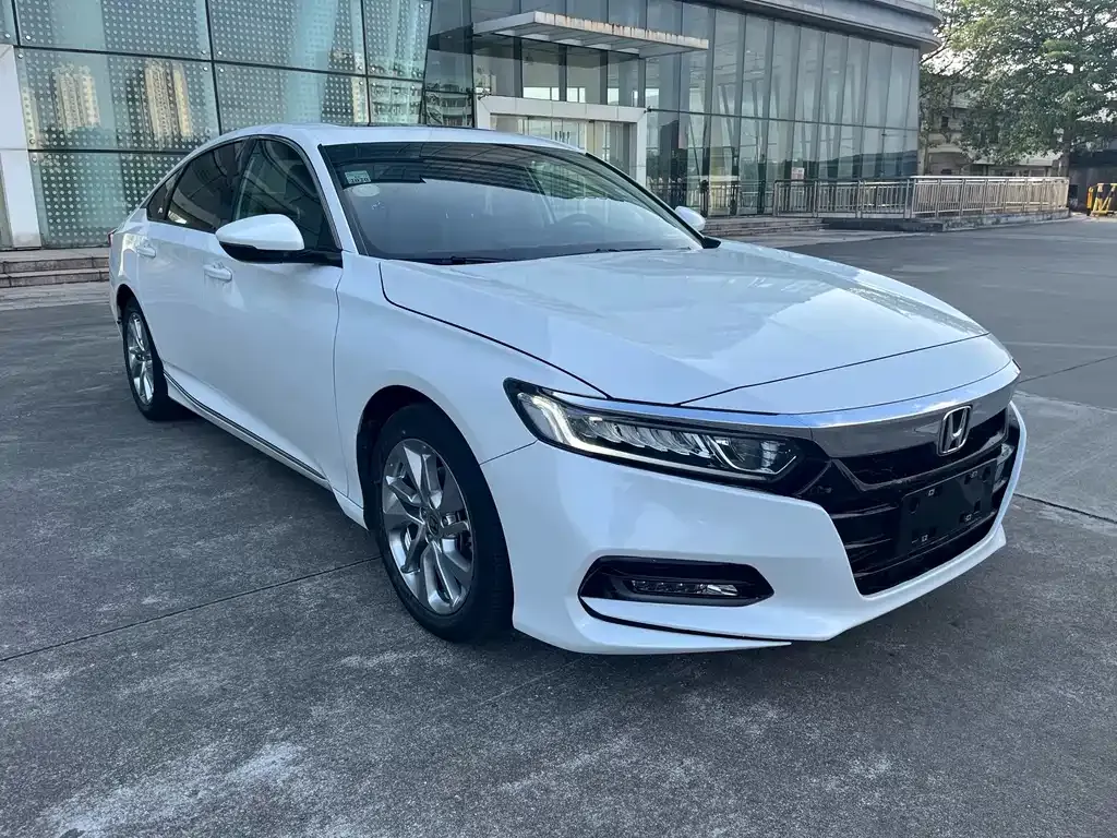 Honda Accord — фото 8
