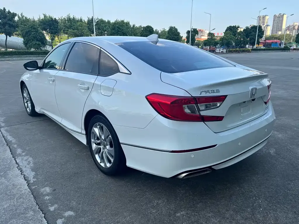 Honda Accord — фото 6