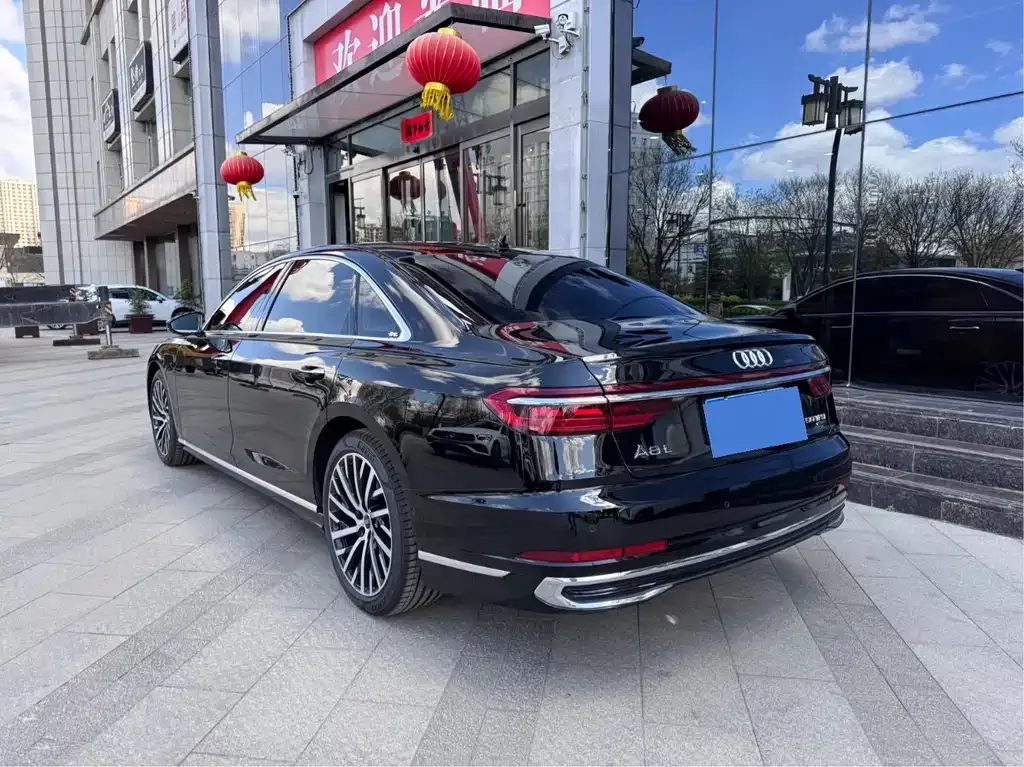 Audi A8 2025 из CN, фото 4