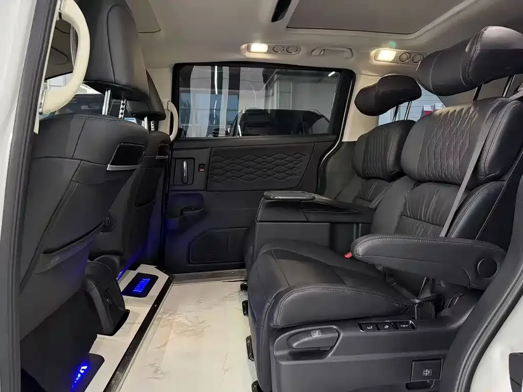 Honda Elysion 2023 из CN, фото 5