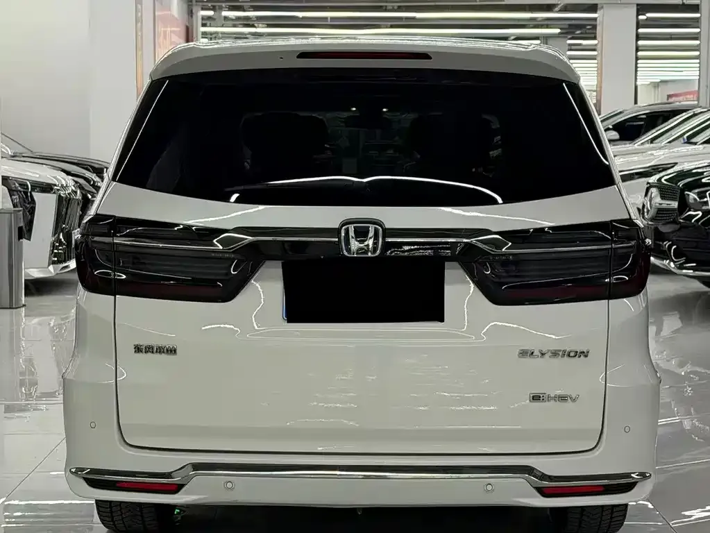 Honda Elysion 2023 из CN, фото 6