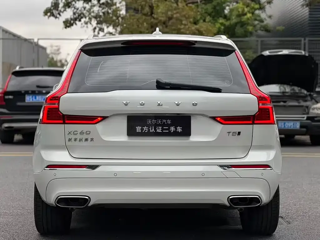 Volvo XC60 — фото 9