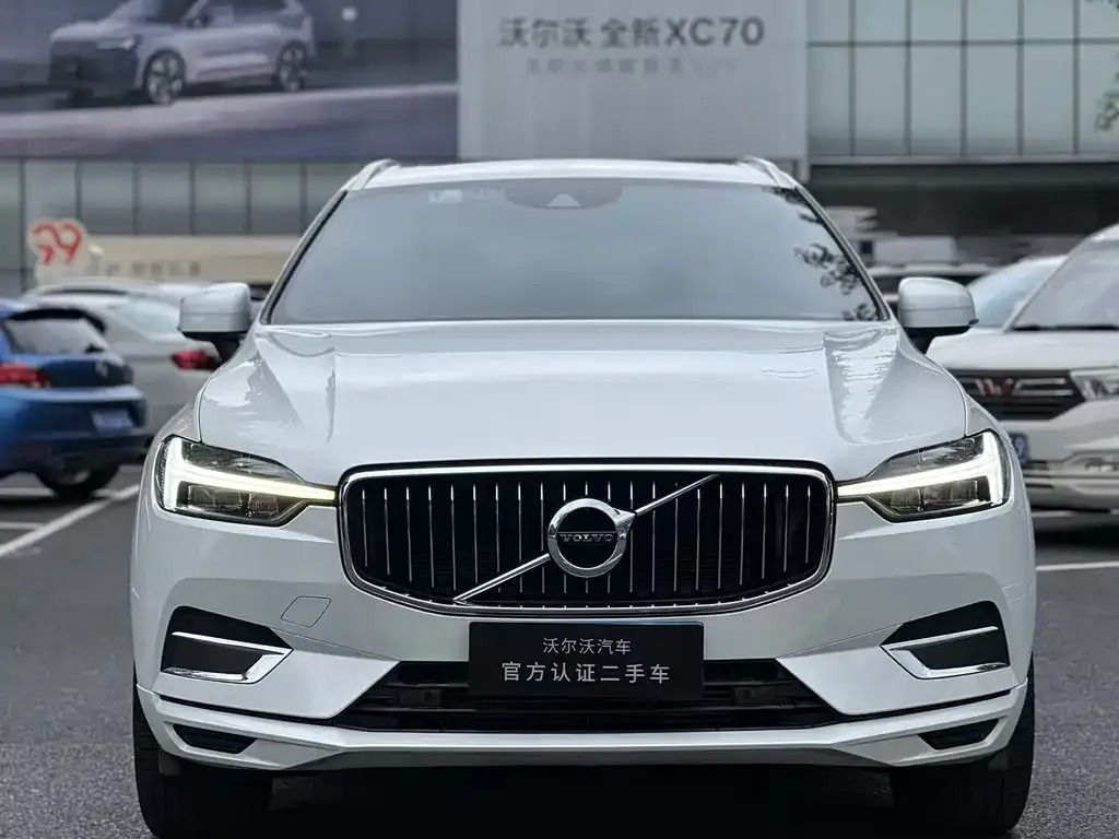 Volvo XC60 — фото 8