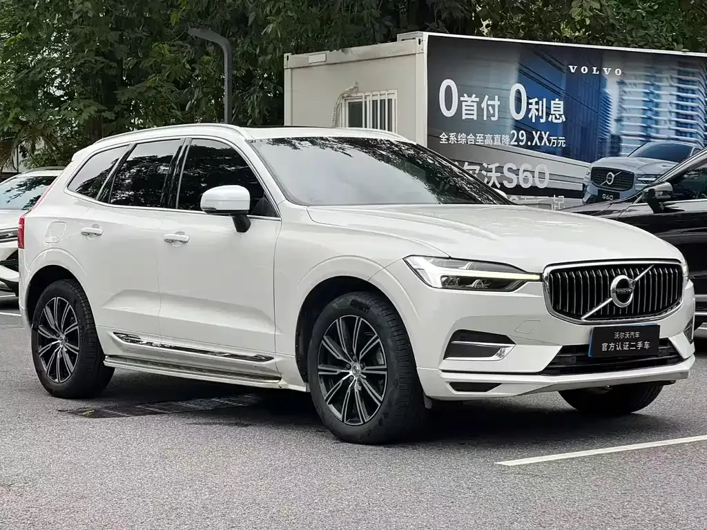 Volvo XC60 — фото 7