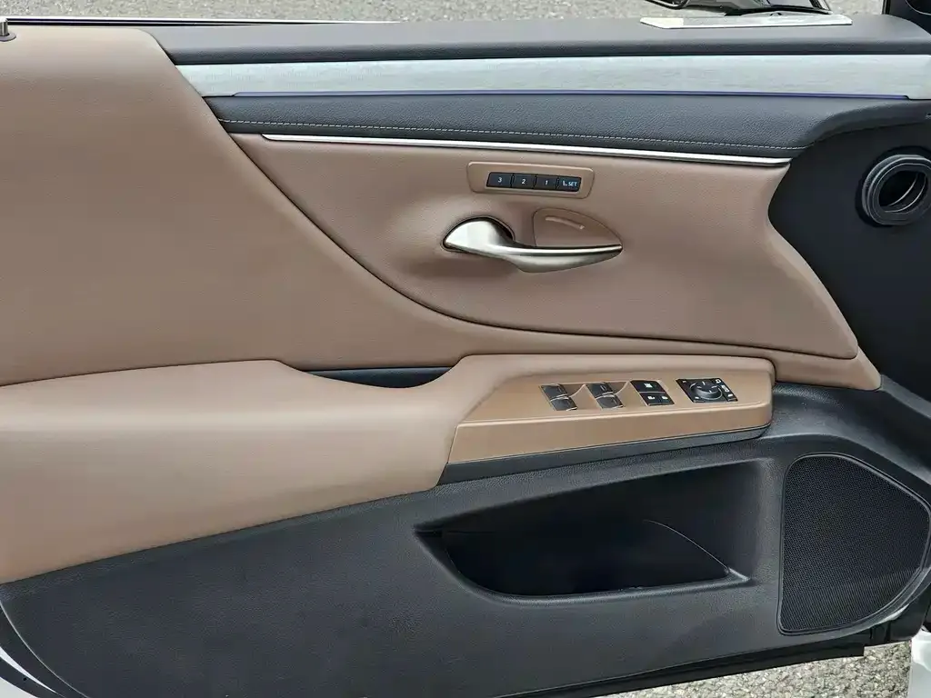 Lexus ES 2025 из CN, фото 4