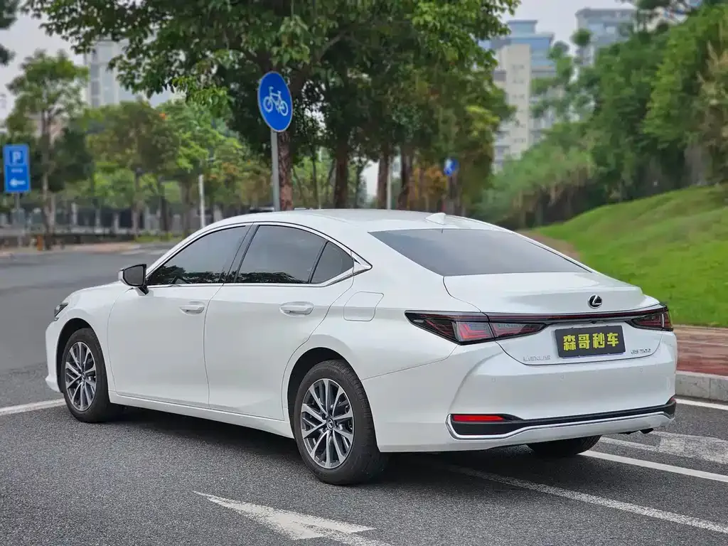 Lexus ES 2025 из CN, фото 8