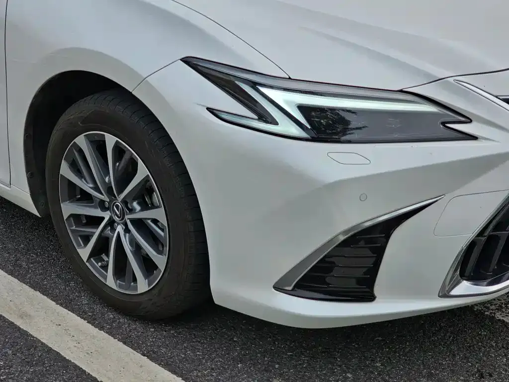 Lexus ES 2025 из CN, фото 2