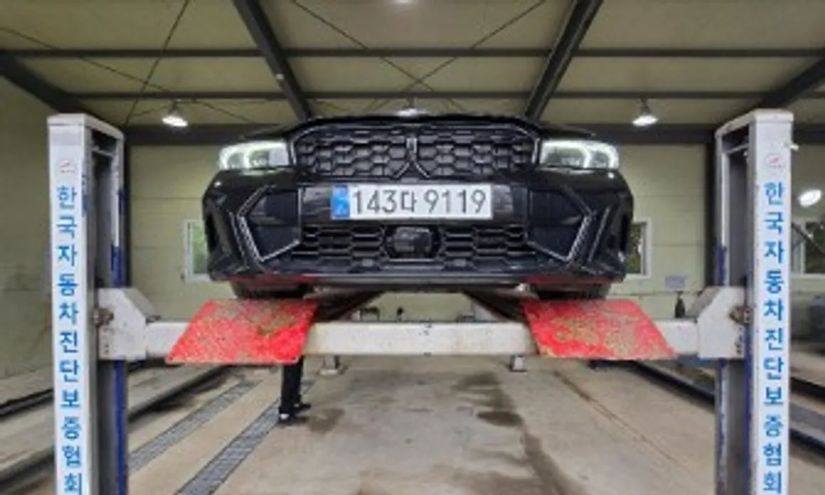 BMW 3-Series 2024 из KR, фото 1